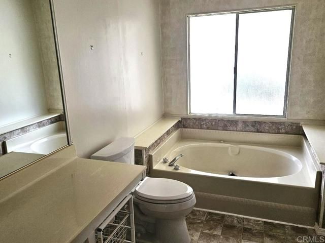 8975 Lawrence Welk Drive 424, Escondido, CA 92026