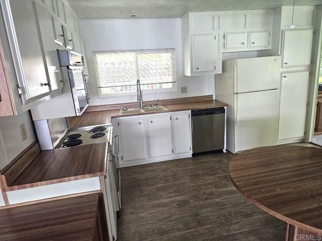 8975 Lawrence Welk Drive 424, Escondido, CA 92026