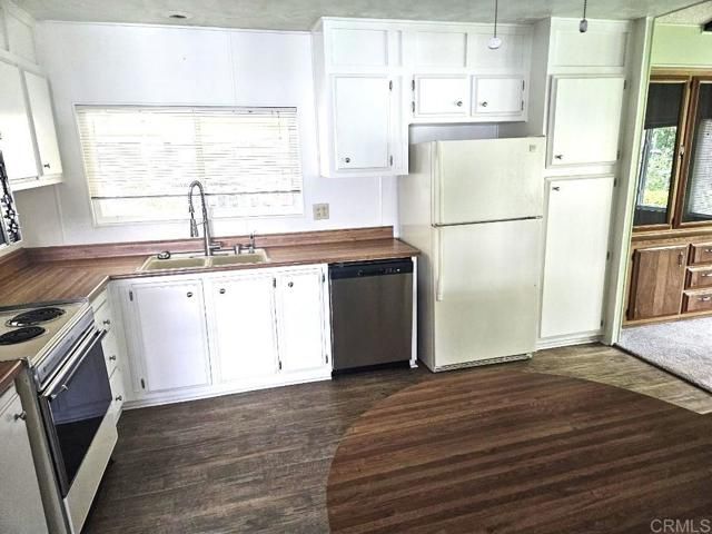 8975 Lawrence Welk Drive 424, Escondido, CA 92026