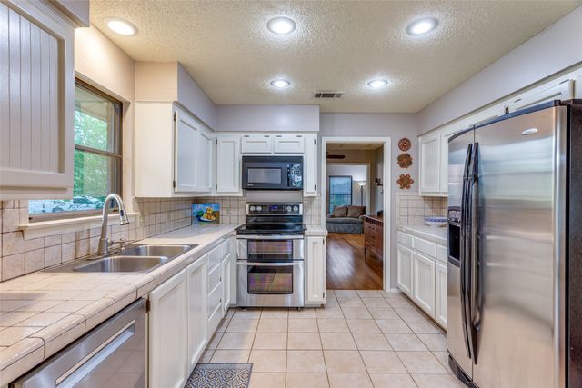 9714 Windsor Circle, Fort Worth, TX 76140