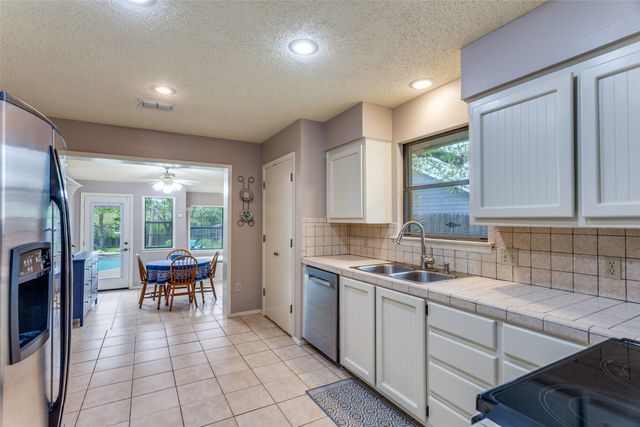 9714 Windsor Circle, Fort Worth, TX 76140