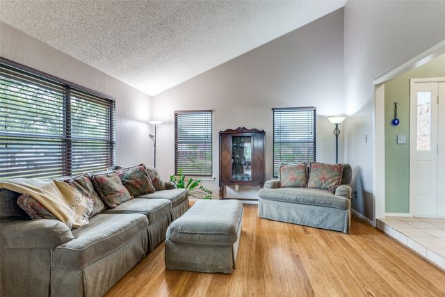 9714 Windsor Circle, Fort Worth, TX 76140