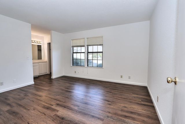 9668 Gage St, Elk Grove, CA 95624