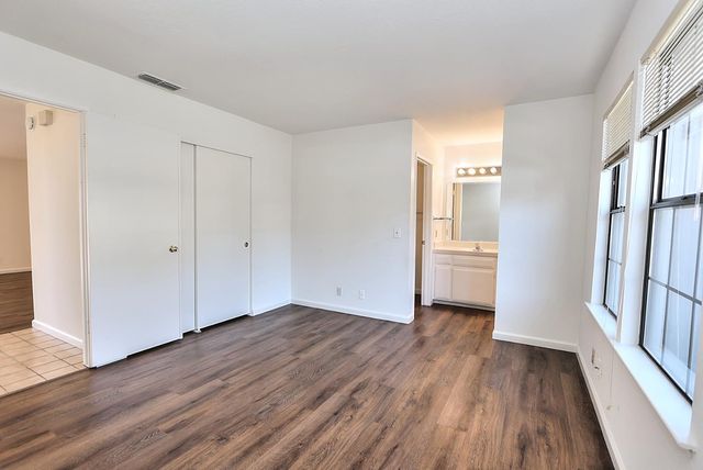 9668 Gage St, Elk Grove, CA 95624