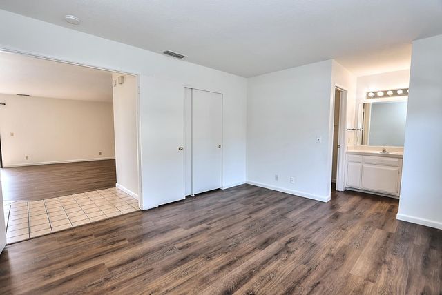 9668 Gage St, Elk Grove, CA 95624
