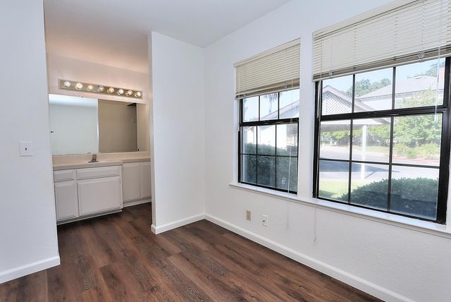 9668 Gage St, Elk Grove, CA 95624