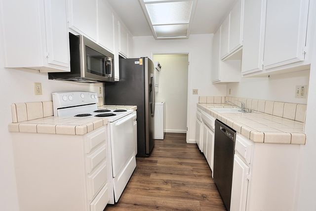9668 Gage St, Elk Grove, CA 95624