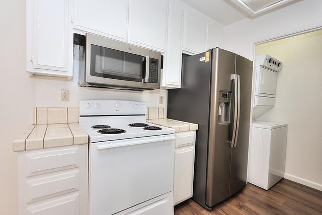 9668 Gage St, Elk Grove, CA 95624