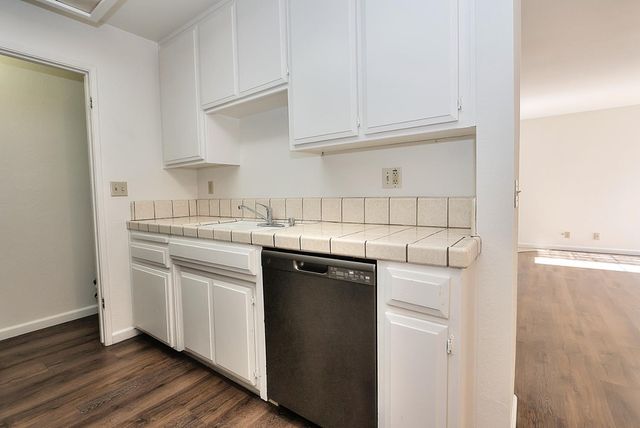 9668 Gage St, Elk Grove, CA 95624
