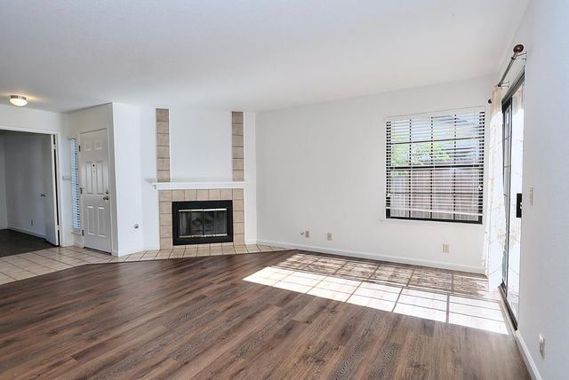 9668 Gage St, Elk Grove, CA 95624