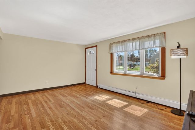 70 Quentin Rd, Springfield, MA 01129