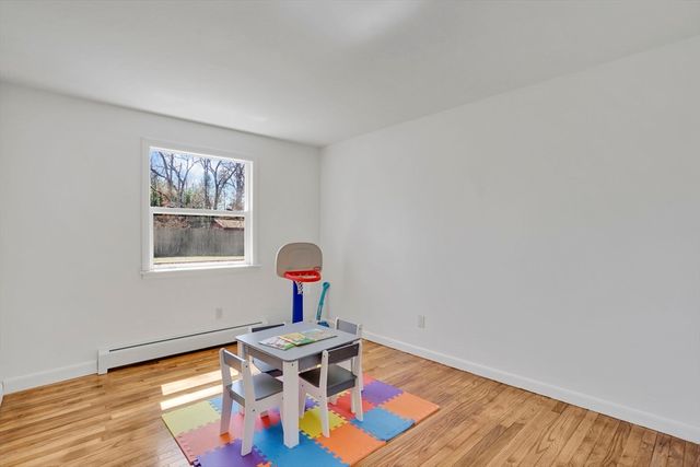 70 Quentin Rd, Springfield, MA 01129
