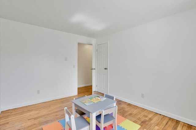 70 Quentin Rd, Springfield, MA 01129