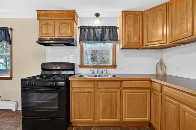 70 Quentin Rd, Springfield, MA 01129