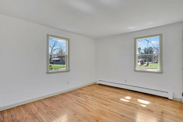 70 Quentin Rd, Springfield, MA 01129
