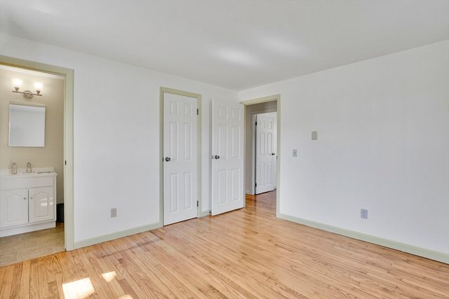 70 Quentin Rd, Springfield, MA 01129