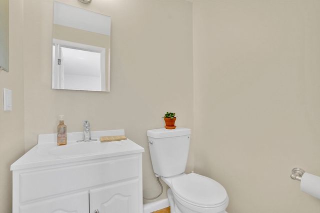 70 Quentin Rd, Springfield, MA 01129