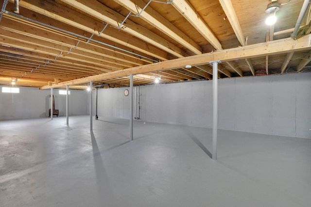 70 Quentin Rd, Springfield, MA 01129