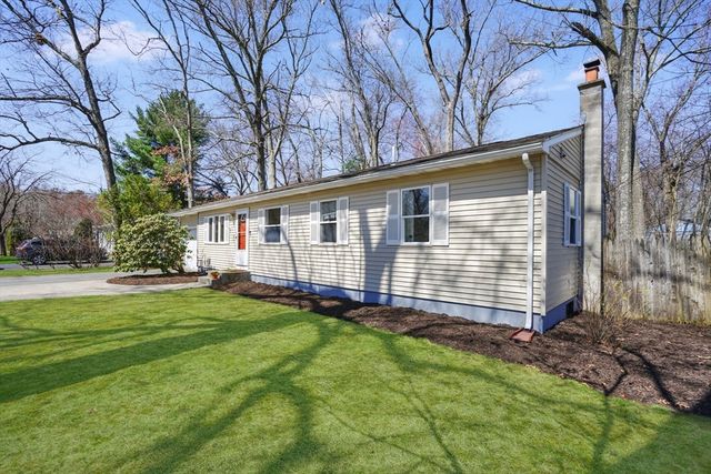 70 Quentin Rd, Springfield, MA 01129