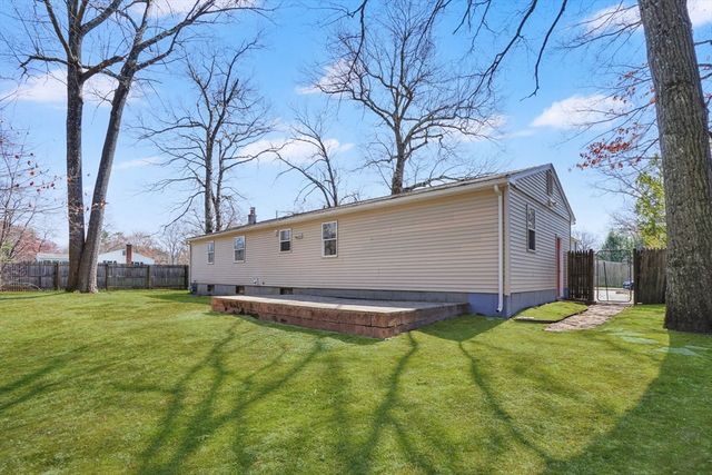 70 Quentin Rd, Springfield, MA 01129