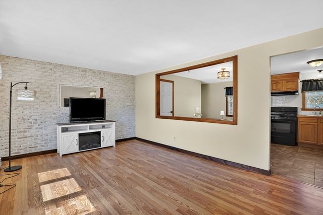 70 Quentin Rd, Springfield, MA 01129