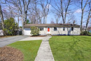 70 Quentin Rd, Springfield, MA 01129