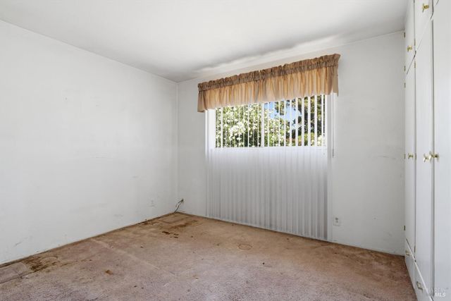 2420 Oceanic Dr, Fairfield, CA 94533