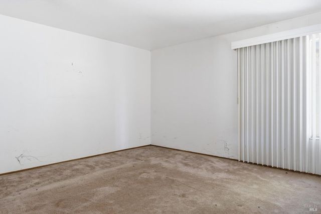 2420 Oceanic Dr, Fairfield, CA 94533