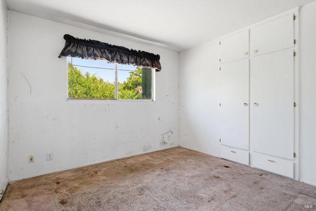 2420 Oceanic Dr, Fairfield, CA 94533