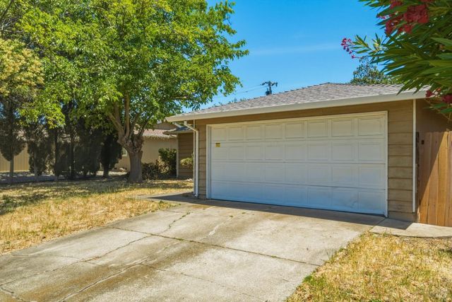 2420 Oceanic Dr, Fairfield, CA 94533
