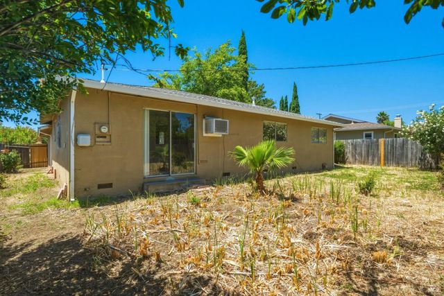 2420 Oceanic Dr, Fairfield, CA 94533