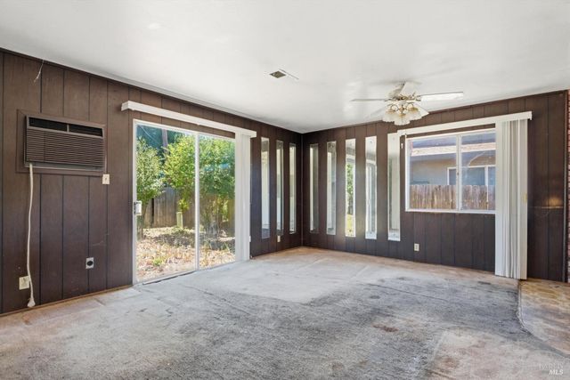 2420 Oceanic Dr, Fairfield, CA 94533