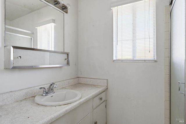 2420 Oceanic Dr, Fairfield, CA 94533