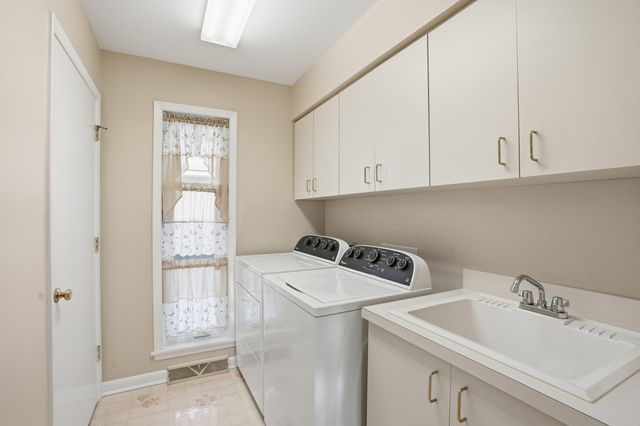 10023 Redbud Road, Munster, IN 46321