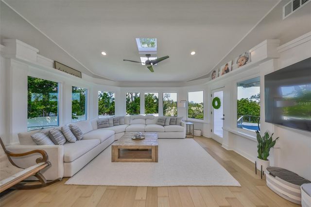 945 BUNKER VIEW DRIVE, Apollo Beach, FL 33572