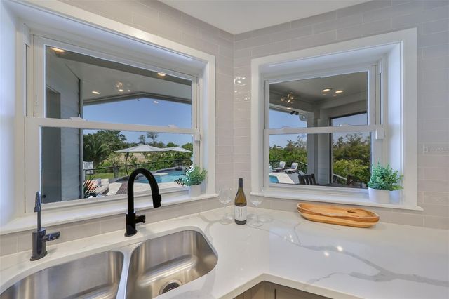 945 BUNKER VIEW DRIVE, Apollo Beach, FL 33572