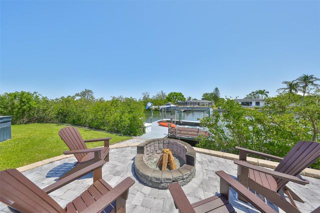 945 BUNKER VIEW DRIVE, Apollo Beach, FL 33572