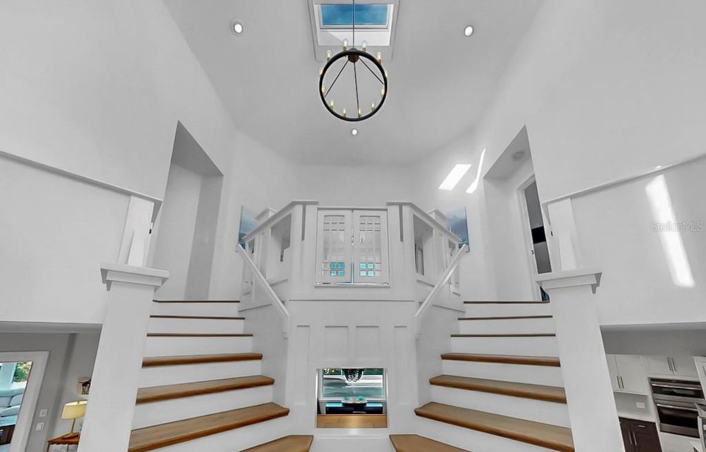 Image 14 of property listing at 945 BUNKER VIEW DRIVE, Apollo Beach, FL 33572