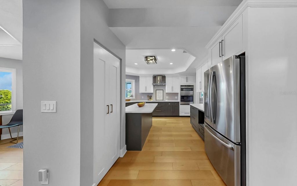 Image 25 of property listing at 945 BUNKER VIEW DRIVE, Apollo Beach, FL 33572