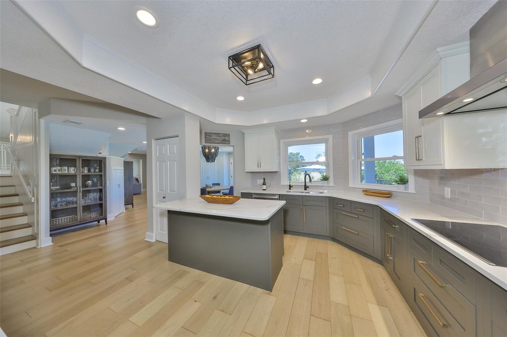 Image 26 of property listing at 945 BUNKER VIEW DRIVE, Apollo Beach, FL 33572