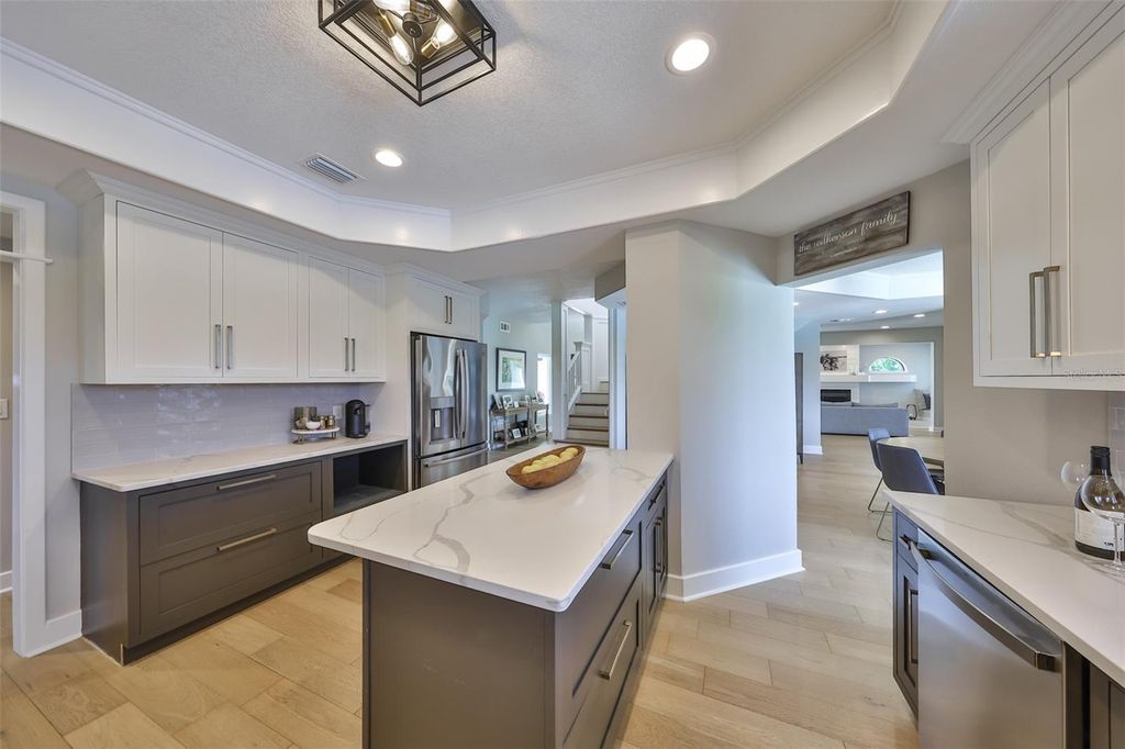 Image 29 of property listing at 945 BUNKER VIEW DRIVE, Apollo Beach, FL 33572