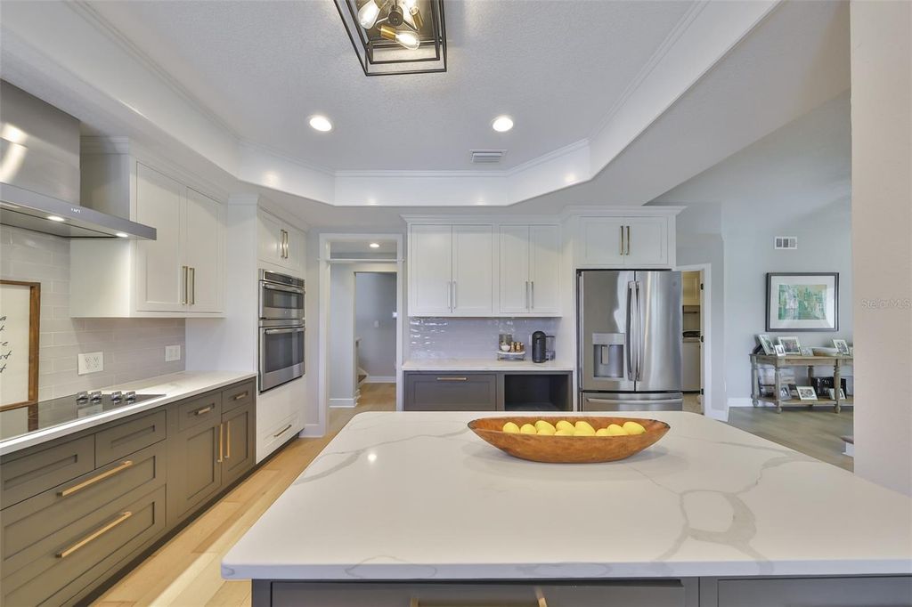 Image 30 of property listing at 945 BUNKER VIEW DRIVE, Apollo Beach, FL 33572