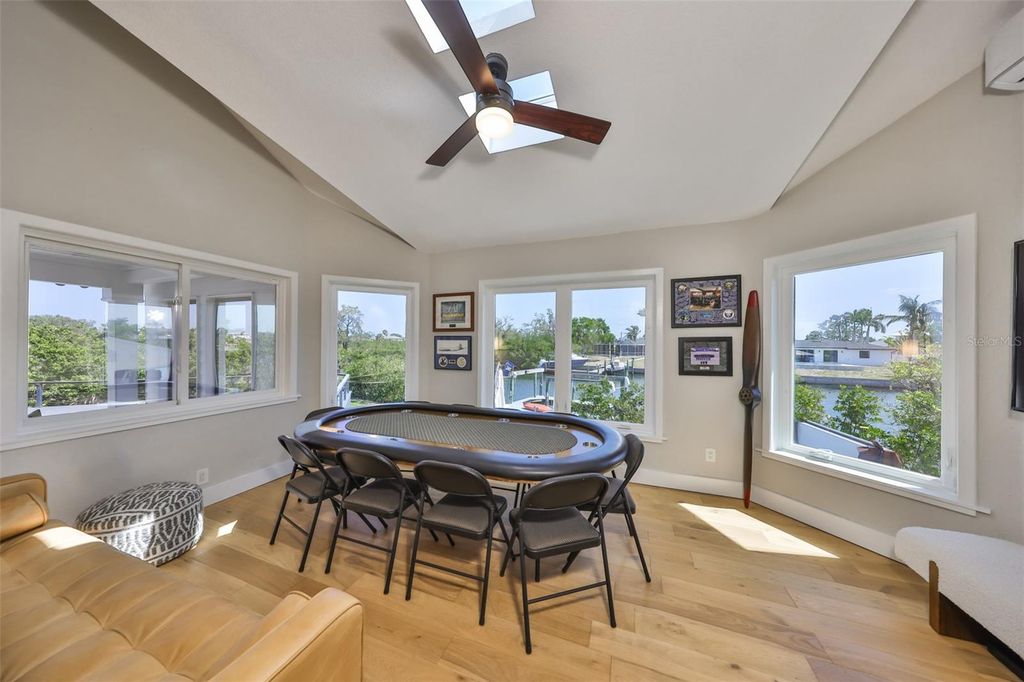 Image 34 of property listing at 945 BUNKER VIEW DRIVE, Apollo Beach, FL 33572