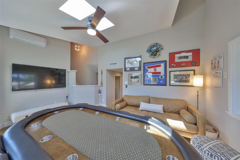 Image 35 of property listing at 945 BUNKER VIEW DRIVE, Apollo Beach, FL 33572