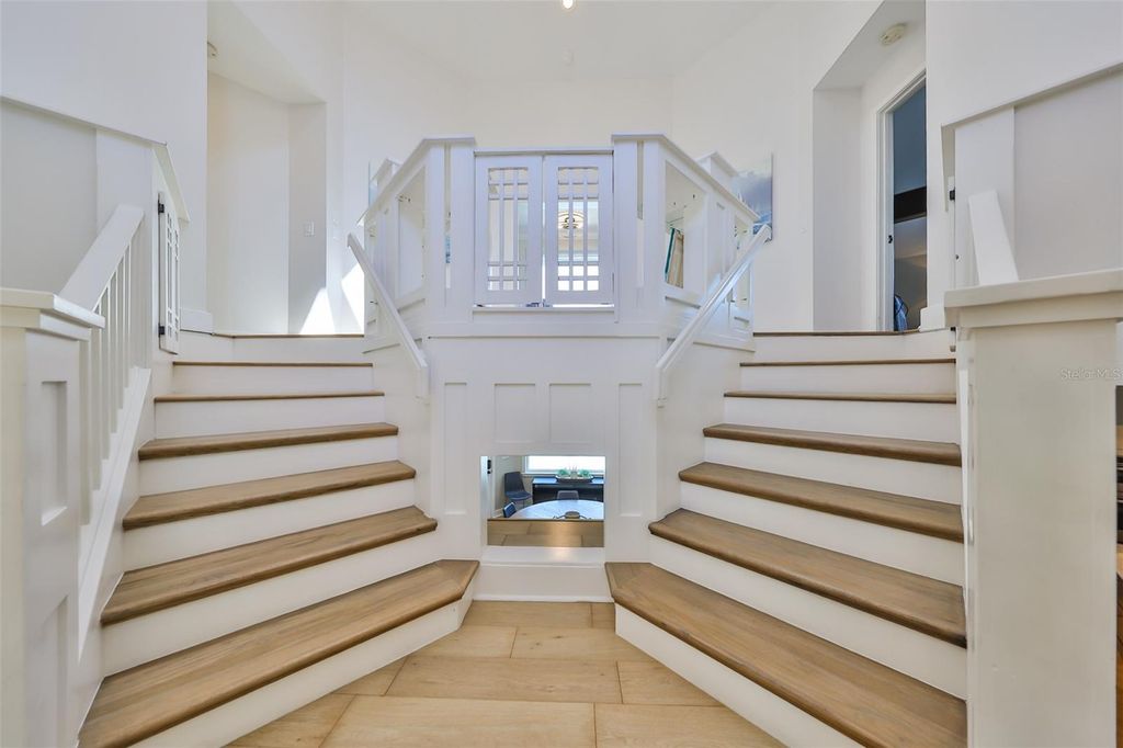 Image 37 of property listing at 945 BUNKER VIEW DRIVE, Apollo Beach, FL 33572