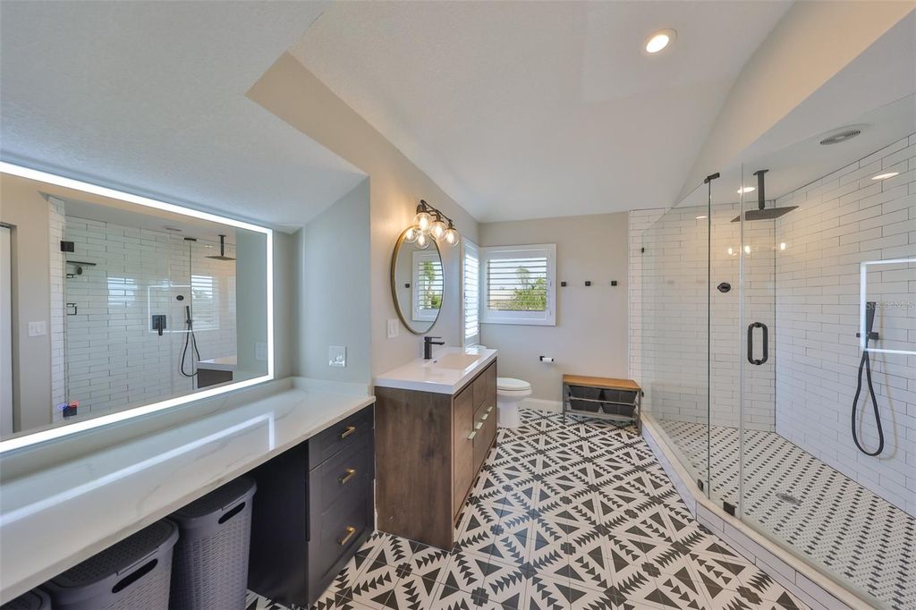 Image 49 of property listing at 945 BUNKER VIEW DRIVE, Apollo Beach, FL 33572