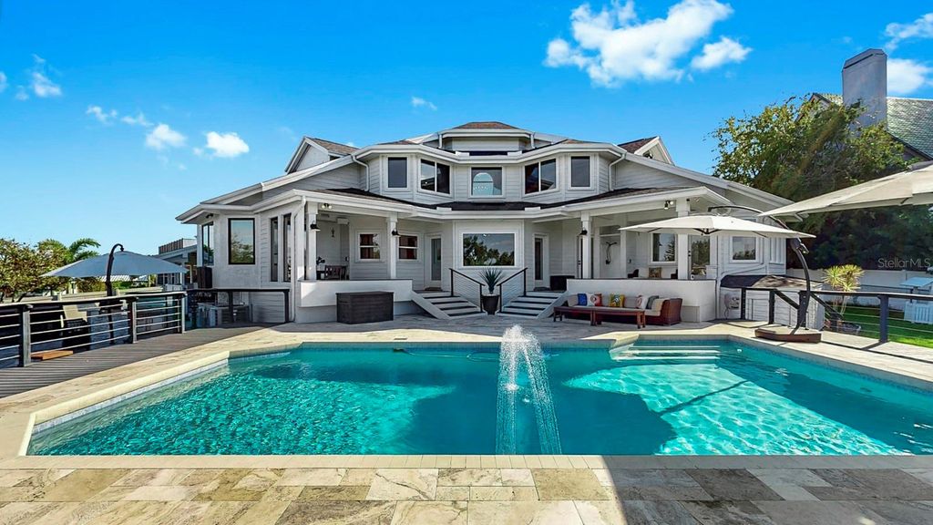 Image 6 of property listing at 945 BUNKER VIEW DRIVE, Apollo Beach, FL 33572