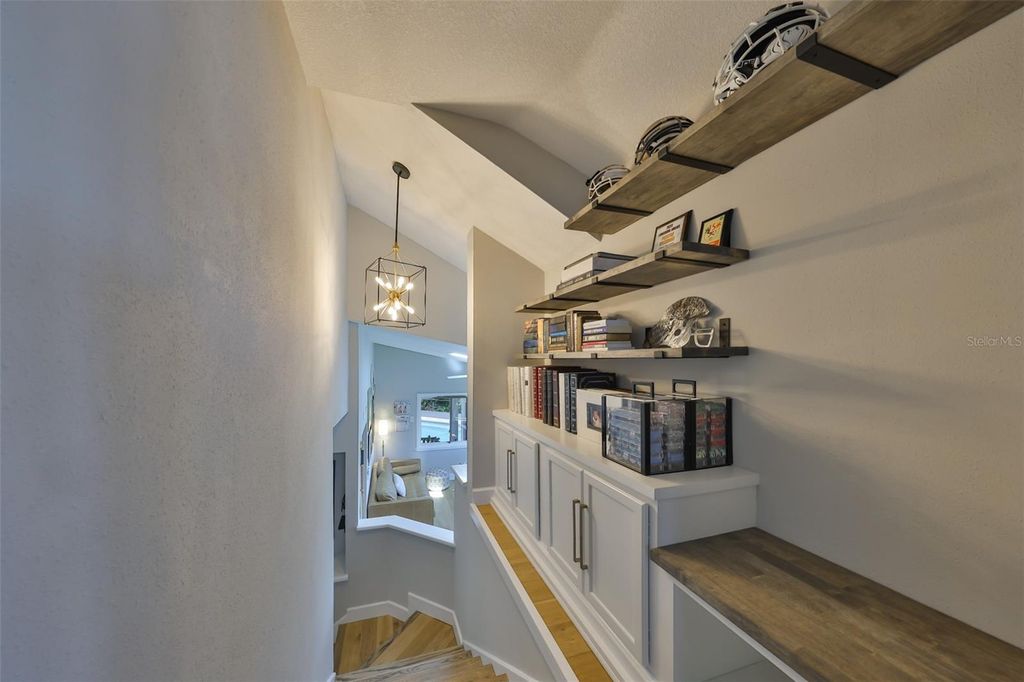 Image 51 of property listing at 945 BUNKER VIEW DRIVE, Apollo Beach, FL 33572