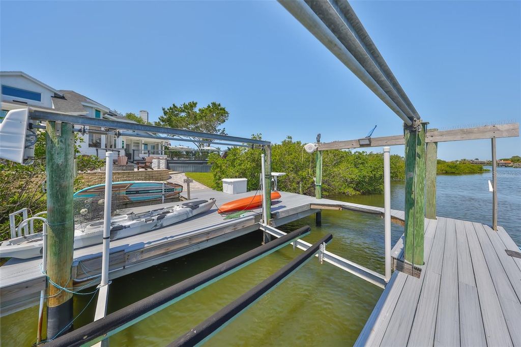 Image 82 of property listing at 945 BUNKER VIEW DRIVE, Apollo Beach, FL 33572