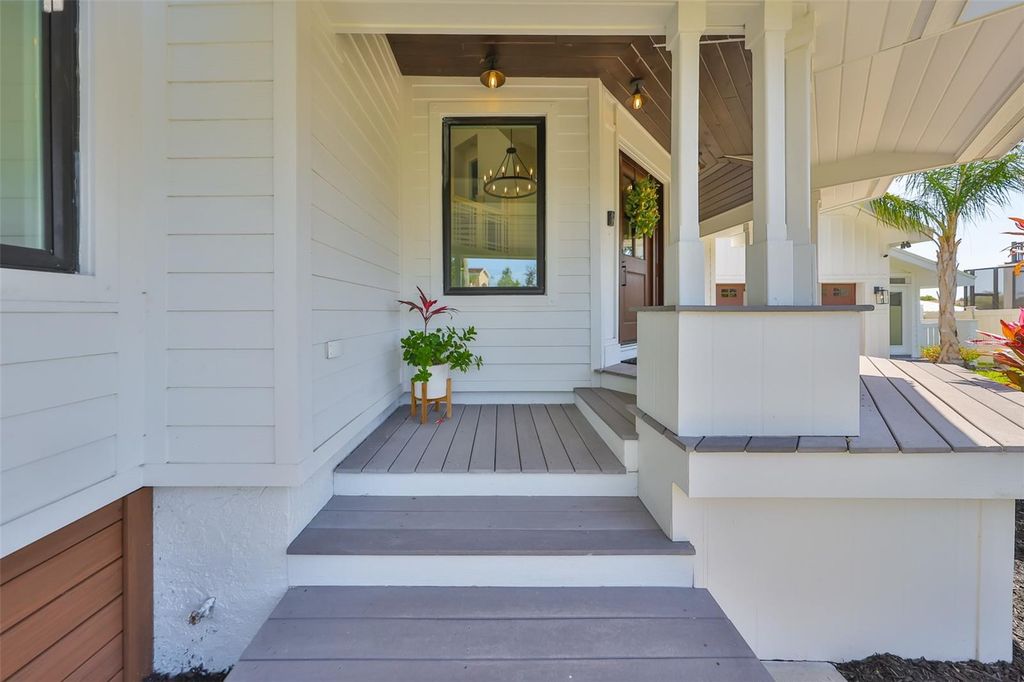 Image 88 of property listing at 945 BUNKER VIEW DRIVE, Apollo Beach, FL 33572